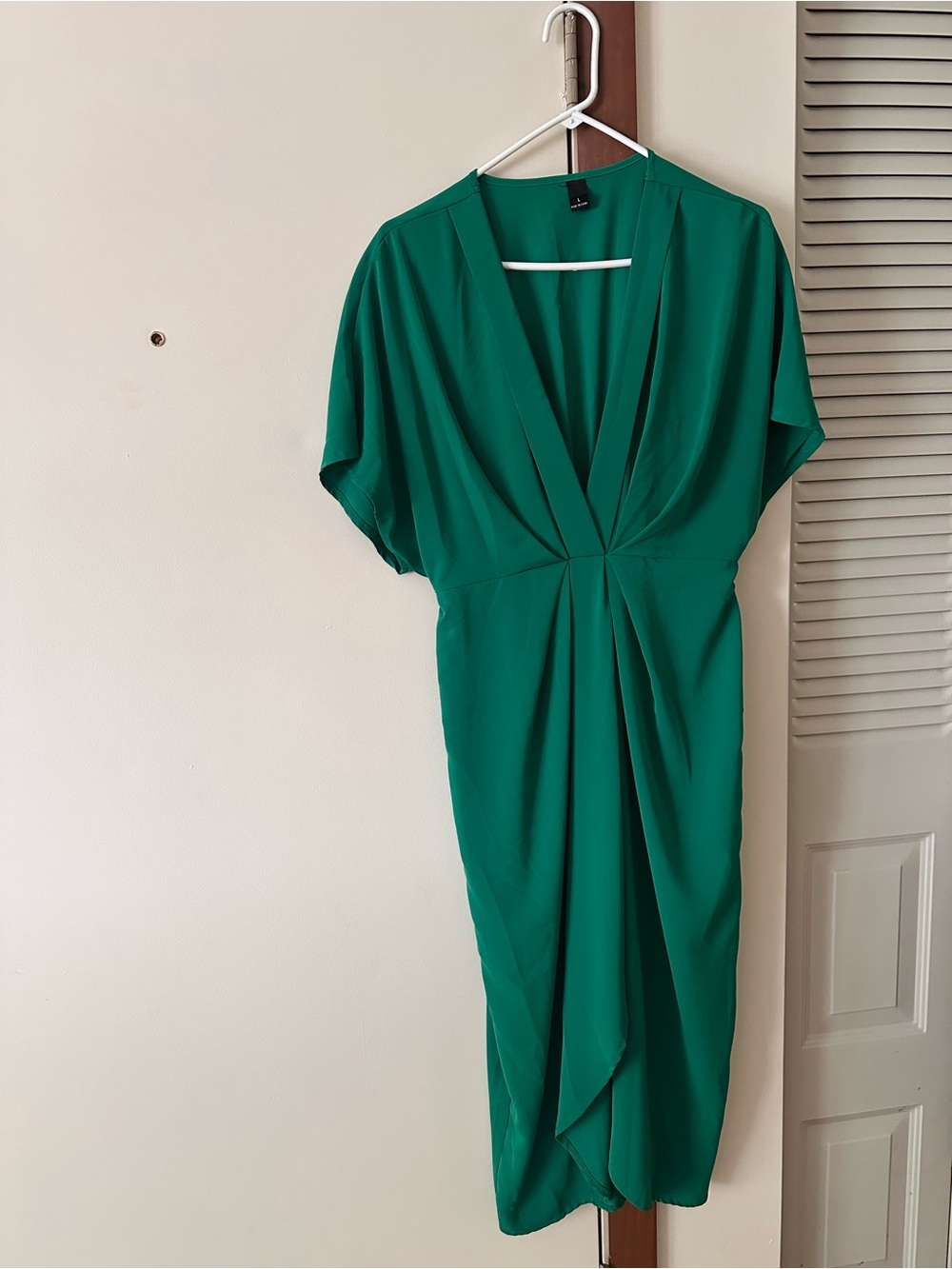 Emerald Green Draped Boutique V-Neck Midi Dress - Picture 3 of 4